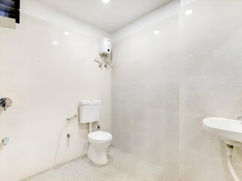 Hotel Blue Leaf bathroom