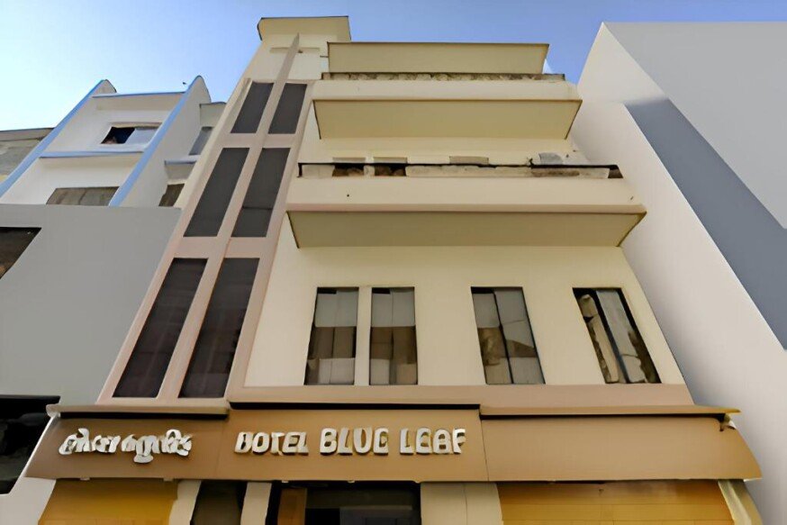 Hotel near rakjot airport Blue Leaf