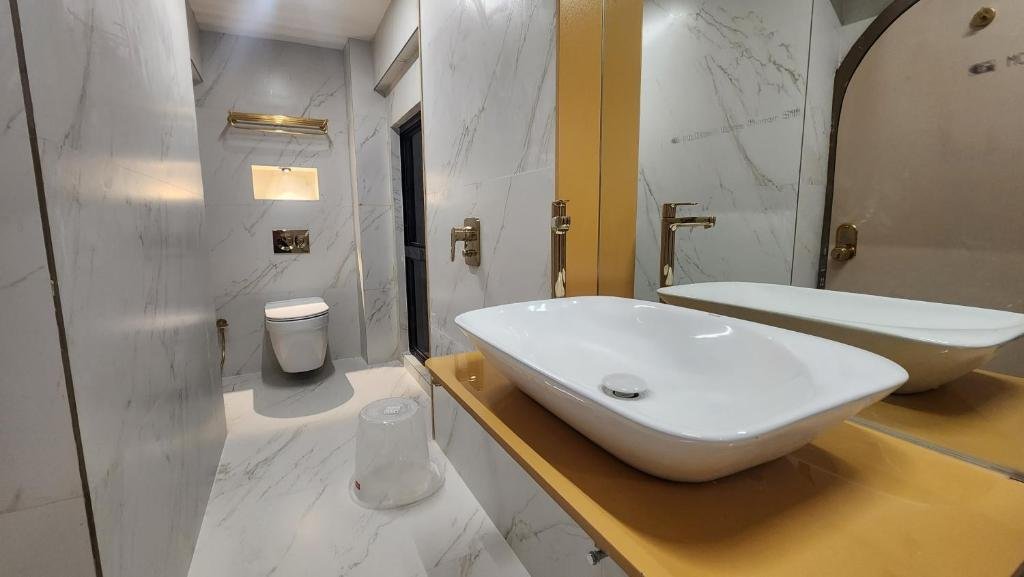 bathroom Hotel Nova Bling