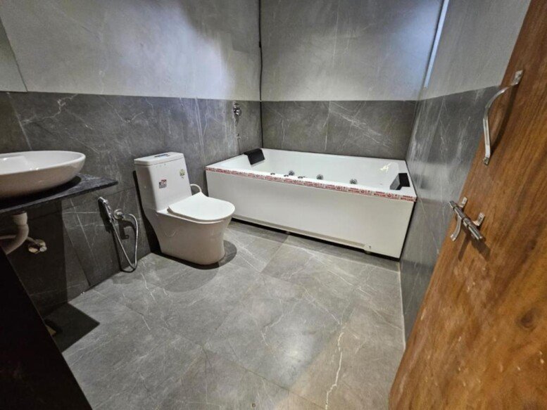 bathrub Nova Park rajkot