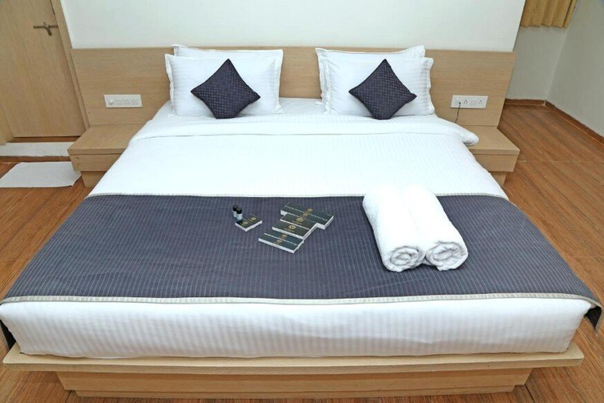 bedroom Hotel Rivera rajkot