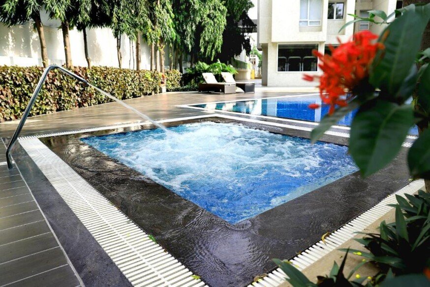 swimming pool Patria Suites