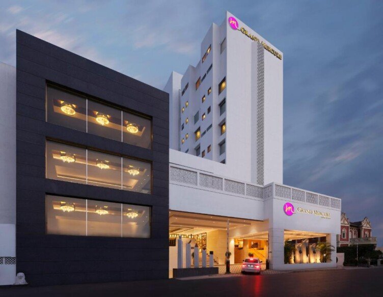 Grand Mercure Vadodara Surya Palace Vadodara airport hotel