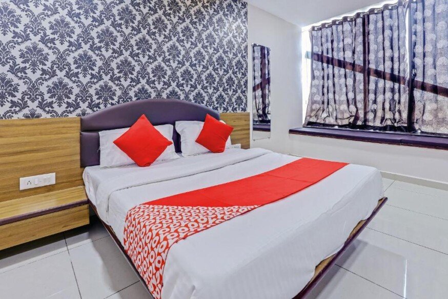 Hotel Shiv Inn room vadodara