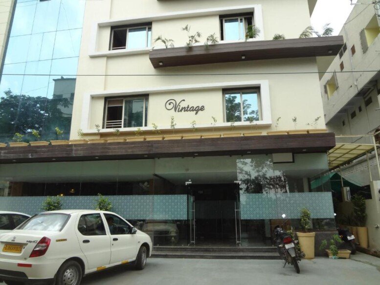 Hotel Vintage near airport in vadodara