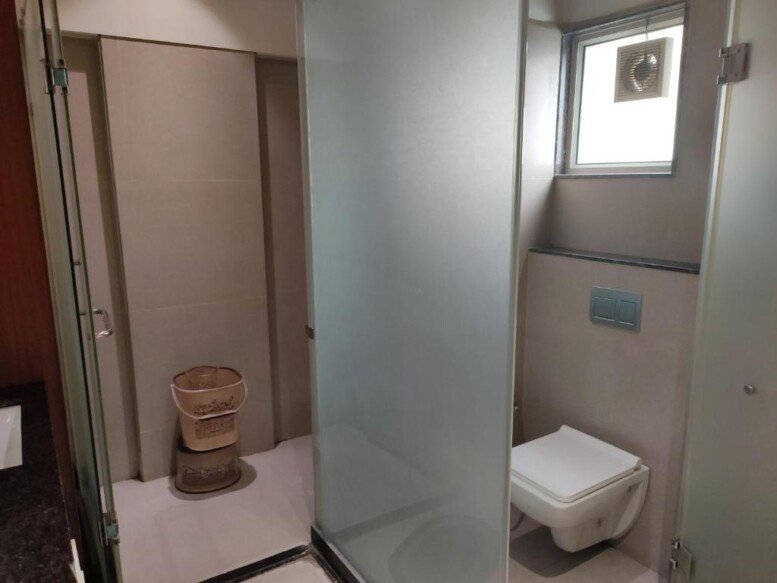 bathroom FabHotel Raj Palace I vadodara