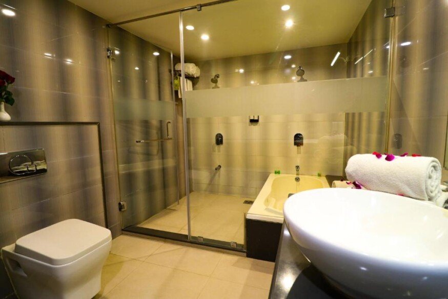 bathroom in hotel Regenta Inn Vadodara