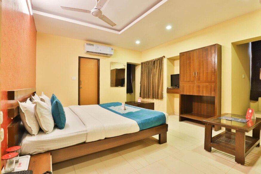 room Hotel Sunrise vadodara